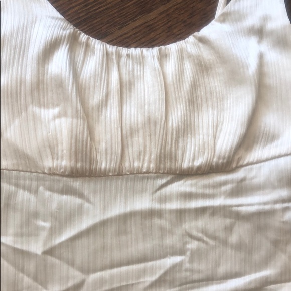 Elegant tank - Picture 3 of 7